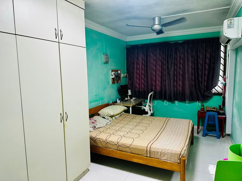 421 Fajar Road, 421 Fajar Road, 3 Bedrooms, 1,313 sqft, HDB Flat For Sale, by Kasim Jalaludeen, 500107090 - Bedroom - PropertyGuru.com.sg