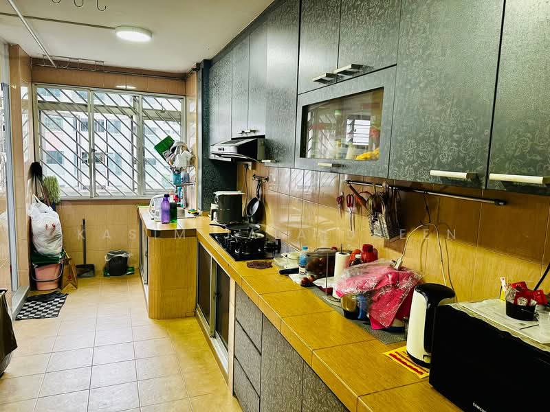 421 Fajar Road, 421 Fajar Road, 3 Bedrooms, 1,313 sqft, HDB Flat For Sale, by Kasim Jalaludeen, 500107090 - Kitchen - PropertyGuru.com.sg