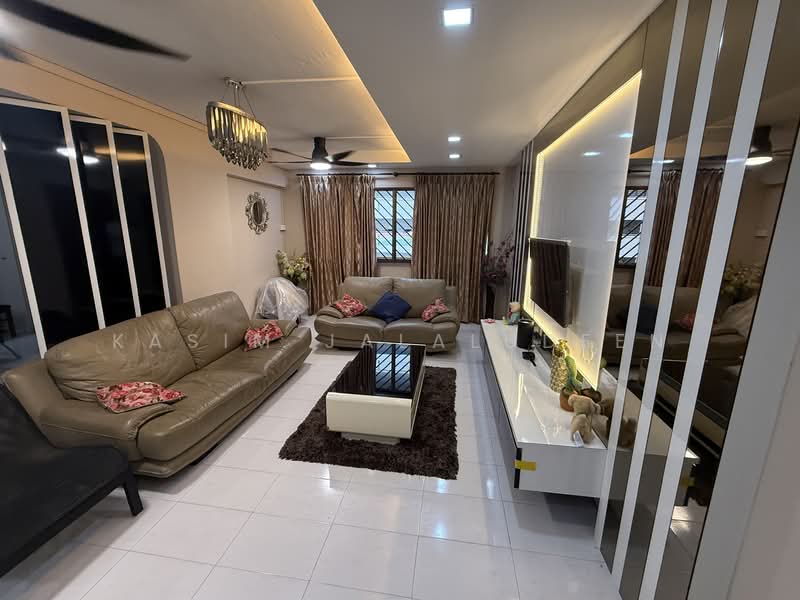 421 Fajar Road, 421 Fajar Road, 3 Bedrooms, 1,313 sqft, HDB Flat For Sale, by Kasim Jalaludeen, 500107090 - Living Room - PropertyGuru.com.sg