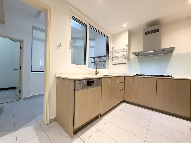 Holland Peak, 27 Holland Hill, 3 Bedrooms, 1,841 sqft, Condominium For Rent, by Joyce Lee, 500107092 - Kitchen - PropertyGuru.com.sg