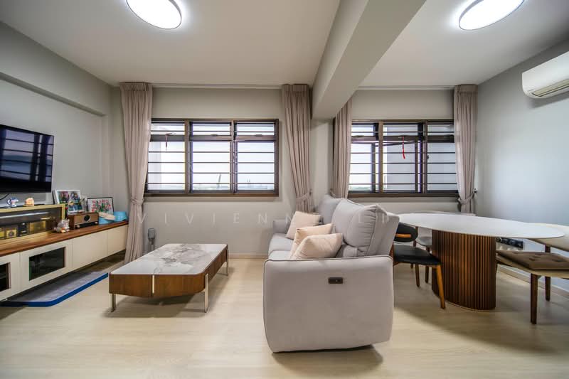 17 Cantonment Close, 17 Cantonment Close, 3 Bedrooms, 969 sqft, HDB Flat For Sale, by Vivienne Lim, 500107096 - Living Room - PropertyGuru.com.sg