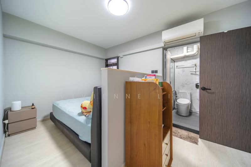 17 Cantonment Close, 17 Cantonment Close, 3 Bedrooms, 969 sqft, HDB Flat For Sale, by Vivienne Lim, 500107096 - Bedroom - PropertyGuru.com.sg