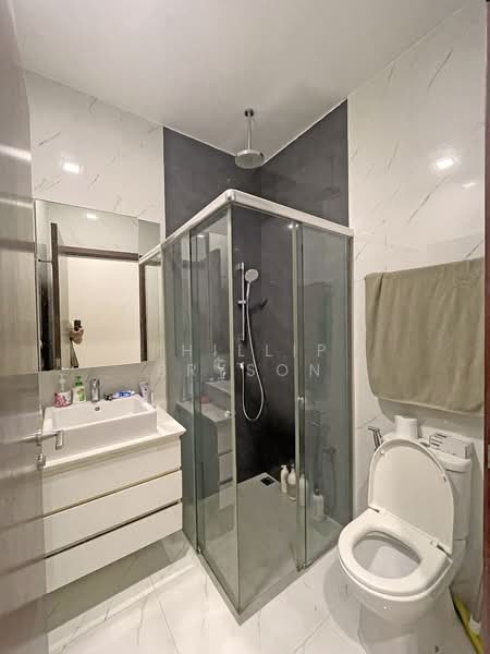 Urban Vista, 2 Tanah Merah Kechil Link, 5 Bedrooms, 1,044 sqft, Condominium For Sale, by Phillip Bryson, 500107098 - Bathroom - PropertyGuru.com.sg
