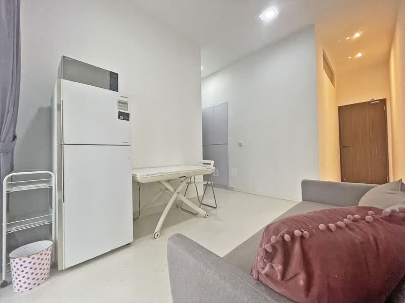 Urban Vista, 2 Tanah Merah Kechil Link, 5 Bedrooms, 1,044 sqft, Condominium For Sale, by Phillip Bryson, 500107098 - Living Room - PropertyGuru.com.sg