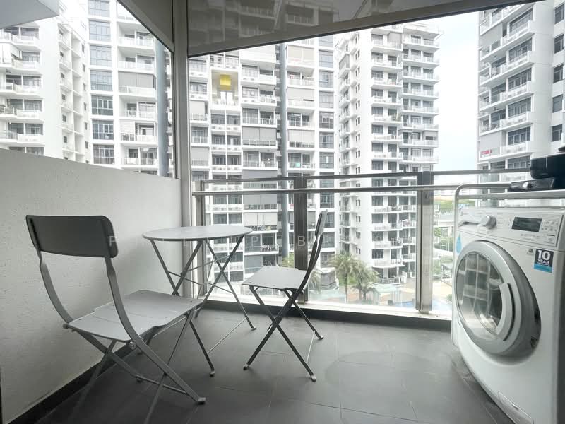 Urban Vista, 2 Tanah Merah Kechil Link, 5 Bedrooms, 1,044 sqft, Condominium For Sale, by Phillip Bryson, 500107098 - Balcony - PropertyGuru.com.sg