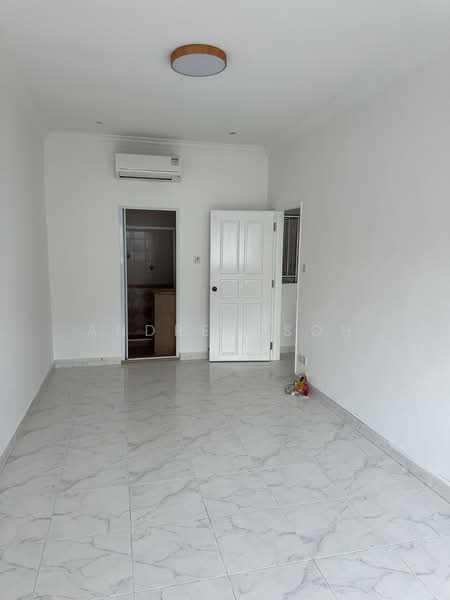 Joo chiat road / Telok kurau road, Joo Chiat Road / Telok Kurau Road, 5 Bedrooms, 2,800 sqft, Terraced House For Rent, by Andrew Soh, 500107120 - Master Bedroom - PropertyGuru.com.sg