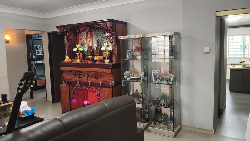 417 Jurong West Street 42, 417 Jurong West Street 42, 3 Bedrooms, 958 sqft, HDB Flat For Sale, by Matthew Lin, 500107122 - Living Room - PropertyGuru.com.sg