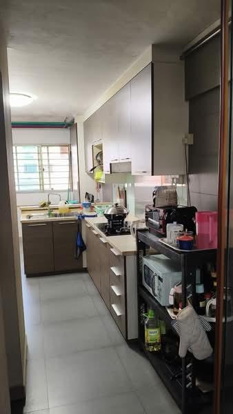 417 Jurong West Street 42, 417 Jurong West Street 42, 3 Bedrooms, 958 sqft, HDB Flat For Sale, by Matthew Lin, 500107122 - Kitchen - PropertyGuru.com.sg