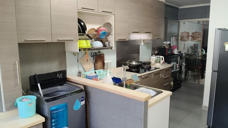 417 Jurong West Street 42, 417 Jurong West Street 42, 3 Bedrooms, 958 sqft, HDB Flat For Sale, by Matthew Lin, 500107122 - Kitchen - PropertyGuru.com.sg