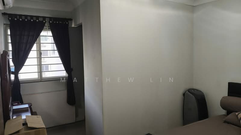 417 Jurong West Street 42, 417 Jurong West Street 42, 3 Bedrooms, 958 sqft, HDB Flat For Sale, by Matthew Lin, 500107122 - Bedroom - PropertyGuru.com.sg