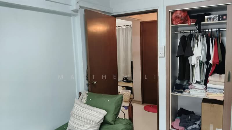 417 Jurong West Street 42, 417 Jurong West Street 42, 3 Bedrooms, 958 sqft, HDB Flat For Sale, by Matthew Lin, 500107122 - Bedroom - PropertyGuru.com.sg