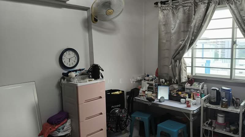 417 Jurong West Street 42, 417 Jurong West Street 42, 3 Bedrooms, 958 sqft, HDB Flat For Sale, by Matthew Lin, 500107122 - Study - PropertyGuru.com.sg