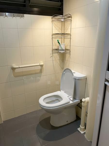 327 Hougang Avenue 5, 327 Hougang Avenue 5, 3 Bedrooms, 1,033 sqft, HDB Flat For Sale, by Candy ZiQi 紫绮, 500107129 - Bathroom - PropertyGuru.com.sg