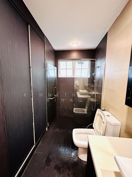 Chng Mansions, 120 Arthur Road, Room Rental, 120 sqft, Apartment For Rent, by Kenneth Lim Rihao, 500107144 - Bathroom - PropertyGuru.com.sg