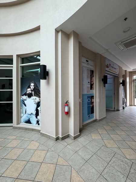 The Gardens at Bishan, 3 Sin Min Walk, 3 Bedrooms, 1,227 sqft, Condominium For Sale, by April Koh, 500107146 - Corridor - PropertyGuru.com.sg