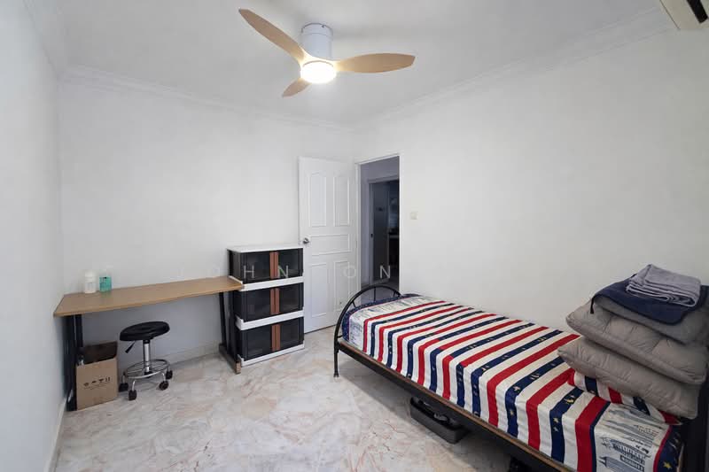 681 Choa Chu Kang Crescent, 681 Choa Chu Kang Crescent, Room Rental, 150 sqft, HDB Flat For Rent, by Johnson Lim, 500107151 - Bedroom - PropertyGuru.com.sg