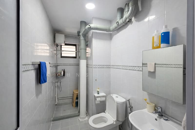 681 Choa Chu Kang Crescent, 681 Choa Chu Kang Crescent, Room Rental, 150 sqft, HDB Flat For Rent, by Johnson Lim, 500107151 - Bathroom - PropertyGuru.com.sg