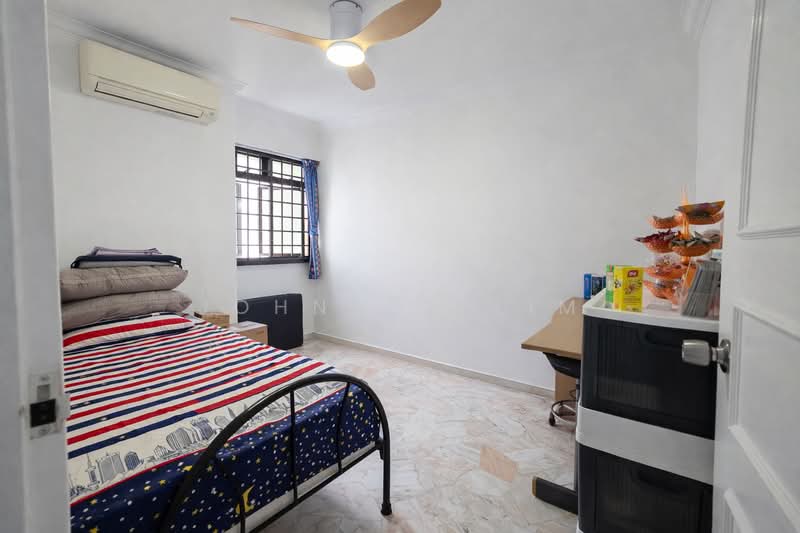 681 Choa Chu Kang Crescent, 681 Choa Chu Kang Crescent, Room Rental, 150 sqft, HDB Flat For Rent, by Johnson Lim, 500107151 - Bedroom - PropertyGuru.com.sg