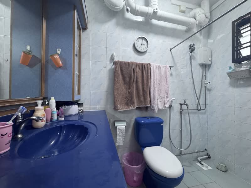 950 Hougang Street 91, 950 Hougang Street 91, 3 Bedrooms, 1,087 sqft, HDB Flat For Sale, by Desrina Goh, 500107154 - Bathroom - PropertyGuru.com.sg