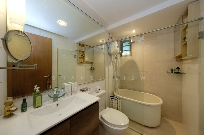 Waterfront Waves, 766 Bedok Reservoir Road, 2 Bedrooms, 990 sqft, Condominium For Sale, by Shanel Liew, 500107166 - Bathroom - PropertyGuru.com.sg