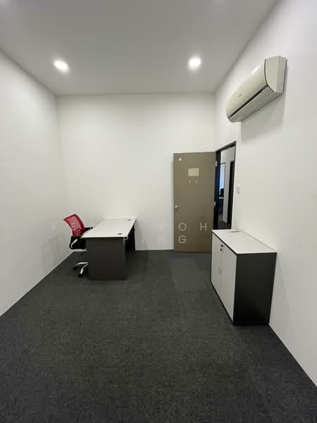 Toh Guan Centre, 21 Toh Guan Road East, 142 sqft, Factory / Workshop (B2) For Rent, by Kerri Koh Li Ping, 500107173 - Interior - CommercialGuru.com.sg
