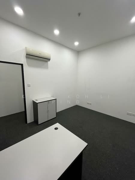Toh Guan Centre, 21 Toh Guan Road East, 142 sqft, Factory / Workshop (B2) For Rent, by Kerri Koh Li Ping, 500107173 - Interior - CommercialGuru.com.sg