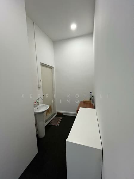 Toh Guan Centre, 21 Toh Guan Road East, 142 sqft, Factory / Workshop (B2) For Rent, by Kerri Koh Li Ping, 500107173 - Interior - CommercialGuru.com.sg