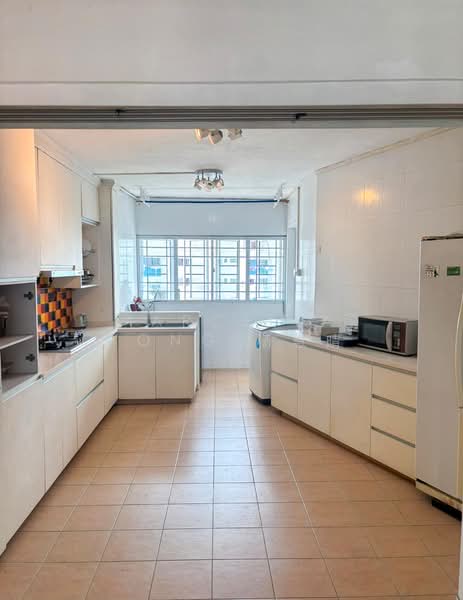 327 Hougang Avenue 5, 327 Hougang Avenue 5, 3 Bedrooms, 1,033 sqft, HDB Flat For Sale, by Marcella Yong 杨惠晴, 500107181 - Kitchen - PropertyGuru.com.sg
