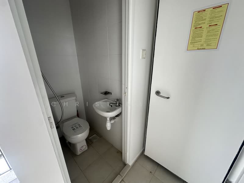 The Quartz, 51 Compassvale Bow, 3 Bedrooms, 1,302 sqft, Condominium For Rent, by Christina Lau, 500107184 - Bathroom - PropertyGuru.com.sg