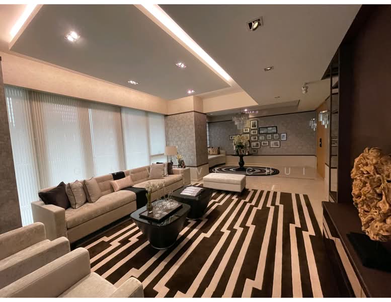 One Shenton, 1 Shenton Way, 5 Bedrooms, 5,350 sqft, Condominium For Sale, by Genevieve Chui, 500107205 - Living Room - PropertyGuru.com.sg