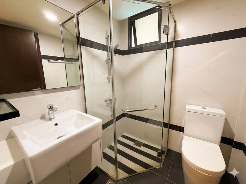 Symphony Suites, 19 Yishun Close, 3 Bedrooms, 893 sqft, Condominium For Sale, by Michelle Lee, 500107206 - Bathroom - PropertyGuru.com.sg