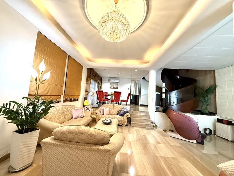 Freehold Semi Detached House at Vanda Vicinity good for A-A or rebuild walk to MRT, Vanda Vicinity, 5 Bedrooms, 3,600 sqft, Semi-Detached House For Sale, by Lindy Lee, 500107225 - Living Room - PropertyGuru.com.sg