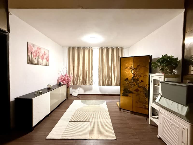 Freehold Semi Detached House at Vanda Vicinity good for A-A or rebuild walk to MRT, Vanda Vicinity, 5 Bedrooms, 3,600 sqft, Semi-Detached House For Sale, by Lindy Lee, 500107225 - Living Room - PropertyGuru.com.sg