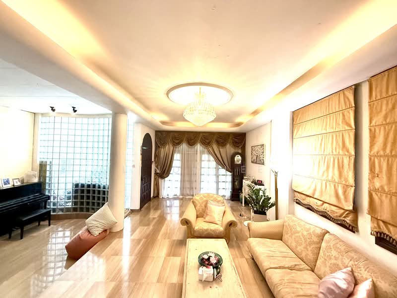 Freehold Semi Detached at Vanda Vicinity good for A-A or rebuild walk to MRT, Vanda Vicinity, 5 Bedrooms, 3,600 sqft, Semi-Detached House For Sale, by Lindy Lee, 500107225 - Living Room - PropertyGuru.com.sg