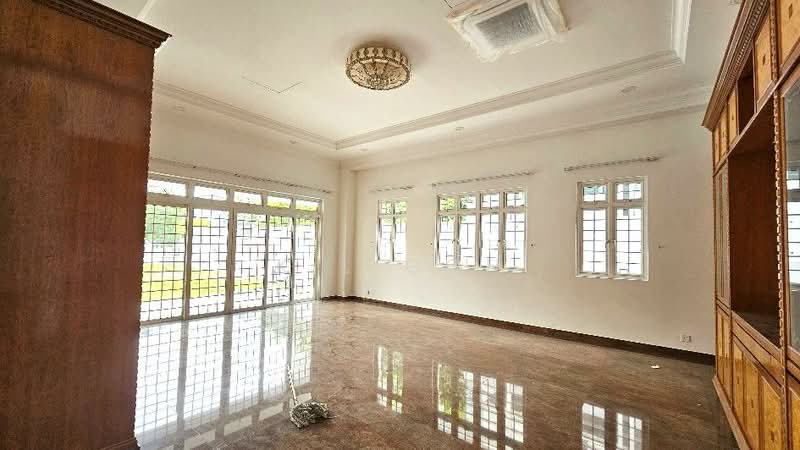 ⭐️⭐️LANDED7772@RARE GCB SIZE DETACHED AT GOOMAN VICINITY. 83827772, Goodman Road, Crescent Road, 8 Bedrooms, 10,500 sqft, Detached House For Sale, by K L Goh, 500107228 - Living Room - PropertyGuru.com.sg