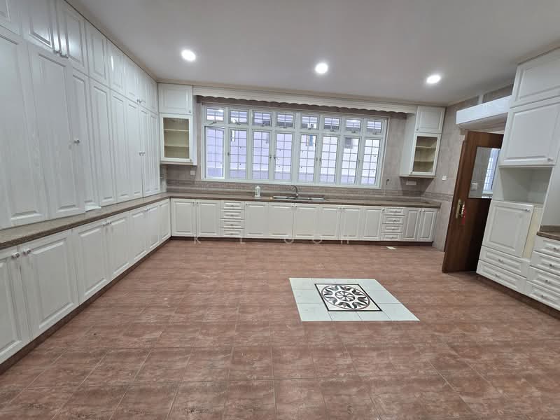 ⭐️⭐️LANDED7772@RARE GCB SIZE DETACHED AT GOOMAN VICINITY. 83827772, Goodman Road, Crescent Road, 8 Bedrooms, 10,500 sqft, Detached House For Sale, by K L Goh, 500107228 - Kitchen - PropertyGuru.com.sg