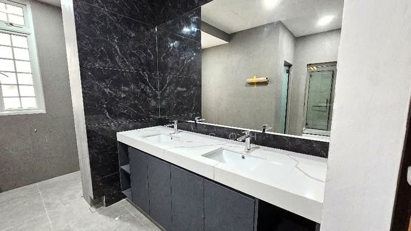 ⭐️⭐️LANDED7772@RARE GCB SIZE DETACHED AT GOOMAN VICINITY. 83827772, Goodman Road, Crescent Road, 8 Bedrooms, 10,500 sqft, Detached House For Sale, by K L Goh, 500107228 - Bathroom - PropertyGuru.com.sg