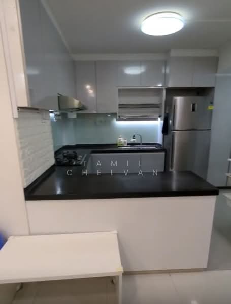 646 Jurong West Street 61, 646 Jurong West Street 61, 4 Bedrooms, 1,291 sqft, HDB Flat For Sale, by Tamil Chelvan, 500107231 - Kitchen - PropertyGuru.com.sg