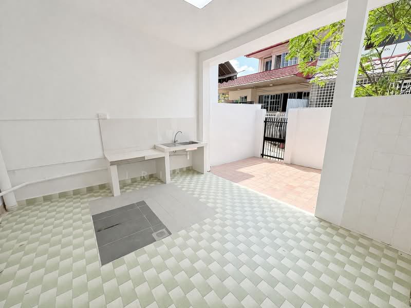 Jln Bunga Rampai, , 4 Bedrooms, 2,450 sqft, Terraced House For Rent, by Iris Peck, 500107262 - Exterior - PropertyGuru.com.sg