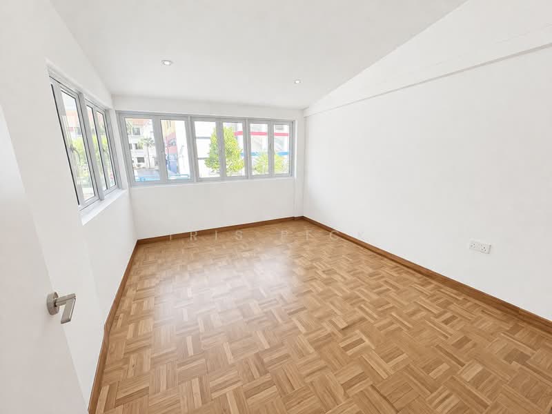 Jln Bunga Rampai, , 4 Bedrooms, 2,450 sqft, Terraced House For Rent, by Iris Peck, 500107262 - Interior - PropertyGuru.com.sg