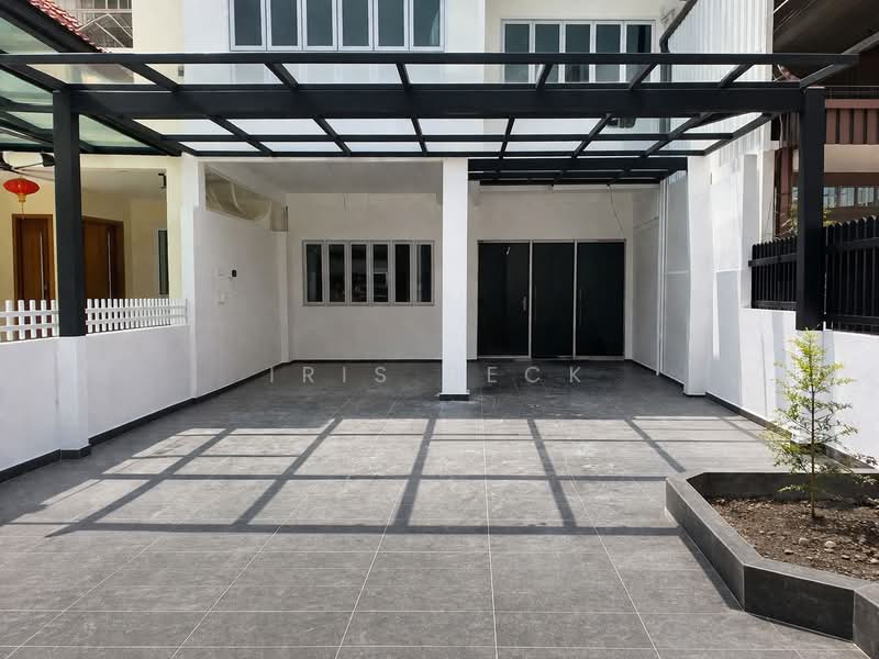 Jln Bunga Rampai, , 4 Bedrooms, 2,450 sqft, Terraced House For Rent, by Iris Peck, 500107262 - Exterior - PropertyGuru.com.sg