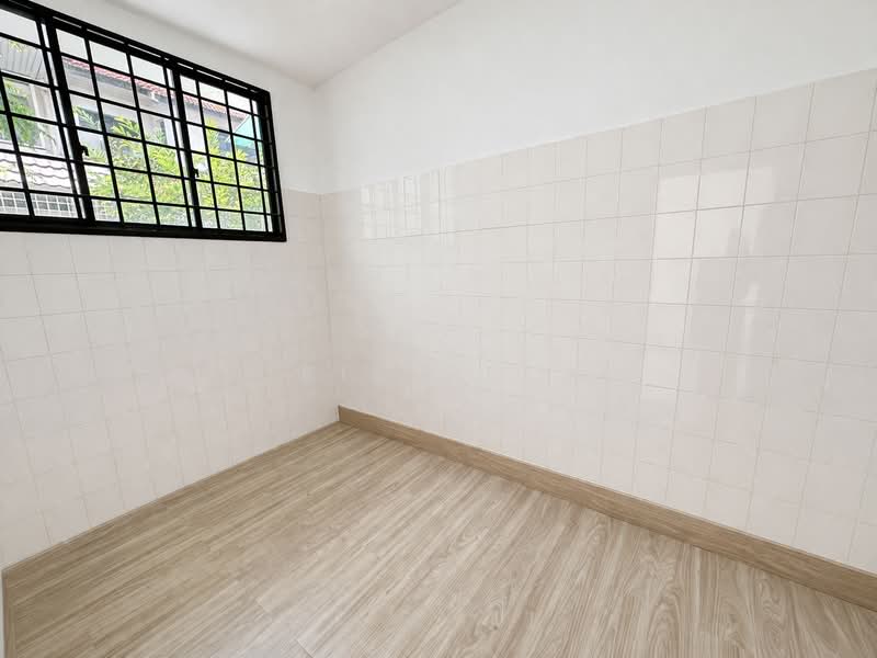 Jln Bunga Rampai, , 4 Bedrooms, 2,450 sqft, Terraced House For Rent, by Iris Peck, 500107262 - Interior - PropertyGuru.com.sg