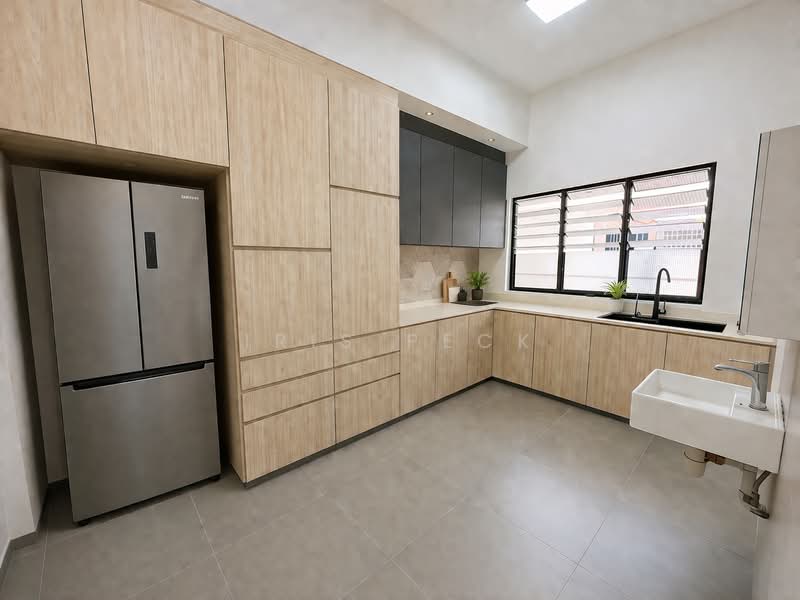 Jln Bunga Rampai, , 4 Bedrooms, 2,450 sqft, Terraced House For Rent, by Iris Peck, 500107262 - Kitchen - PropertyGuru.com.sg