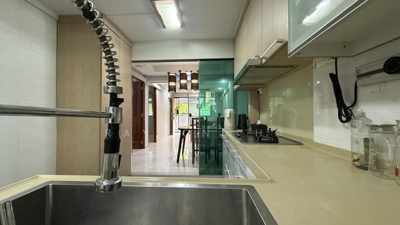 3 Dover Road, 3 Dover Road, 2 Bedrooms, 700 sqft, HDB Flat For Sale, by Raymond Ho, 500107263 - Kitchen - PropertyGuru.com.sg