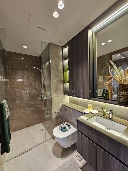 Kassia, 31 Flora Drive, 2 Bedrooms, 657 sqft, Condominium For Sale, by Tushna Cyrus Baxter, 500107265 - Bathroom - PropertyGuru.com.sg