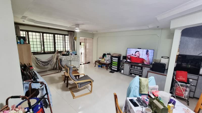 215 Serangoon Avenue 4, 215 Serangoon Avenue 4, 3 Bedrooms, 1,054 sqft, HDB Flat For Sale, by Khai ., 500107274 - Living Room - PropertyGuru.com.sg