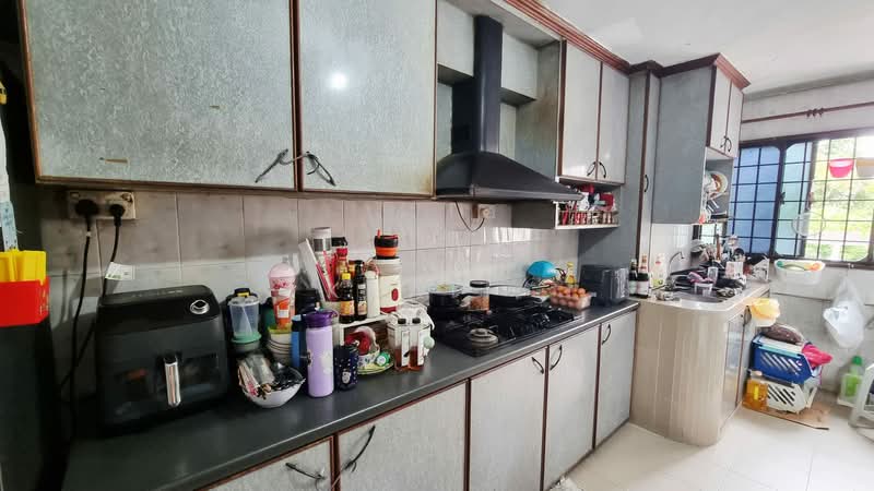 215 Serangoon Avenue 4, 215 Serangoon Avenue 4, 3 Bedrooms, 1,054 sqft, HDB Flat For Sale, by Khai ., 500107274 - Kitchen - PropertyGuru.com.sg
