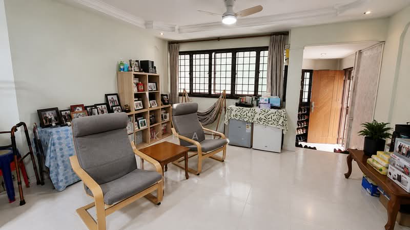 215 Serangoon Avenue 4, 215 Serangoon Avenue 4, 3 Bedrooms, 1,054 sqft, HDB Flat For Sale, by Khai ., 500107274 - Living Room - PropertyGuru.com.sg