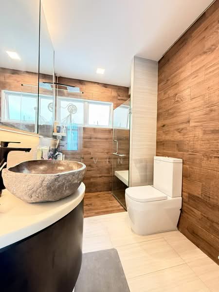 The Richmond, 7 Saint Michael's Road, 3 Bedrooms, 1,249 sqft, Condominium For Sale, by Melvin Lo, 500107305 - Bathroom - PropertyGuru.com.sg
