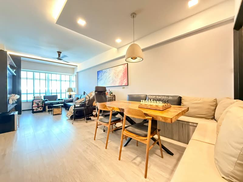 The Richmond, 7 Saint Michael's Road, 3 Bedrooms, 1,249 sqft, Condominium For Sale, by Melvin Lo, 500107305 - Living Room - PropertyGuru.com.sg
